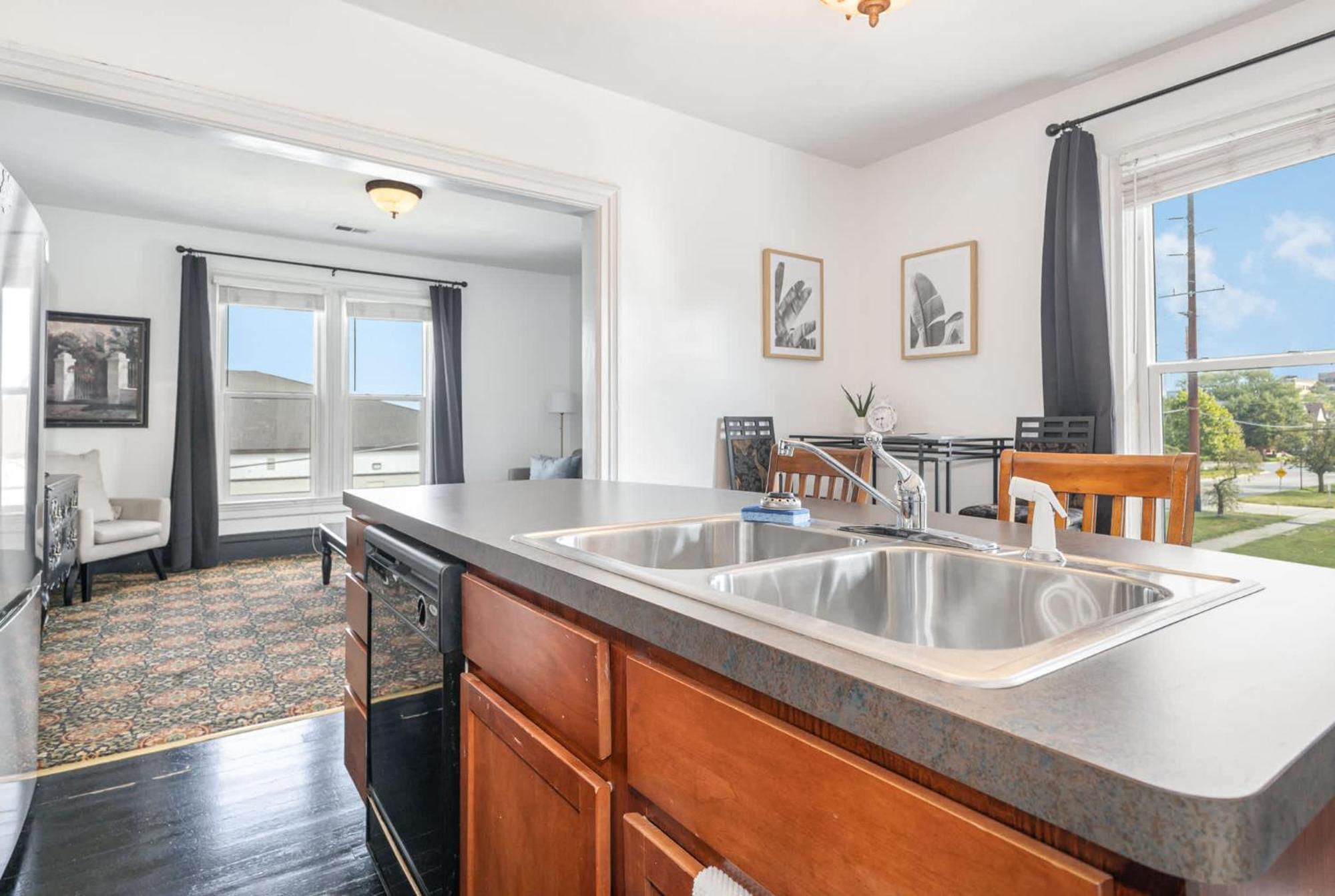 Spacious Upstairs 1Bed- Walking Distance To Beach Outlet Mall Michigan City Luaran gambar