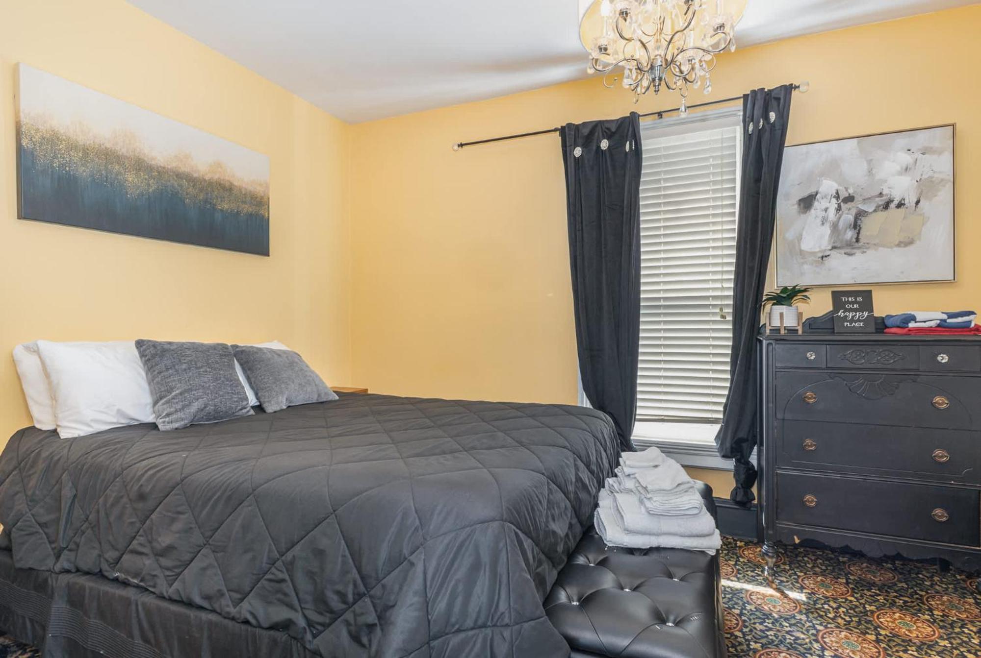 Spacious Upstairs 1Bed- Walking Distance To Beach Outlet Mall Michigan City Luaran gambar