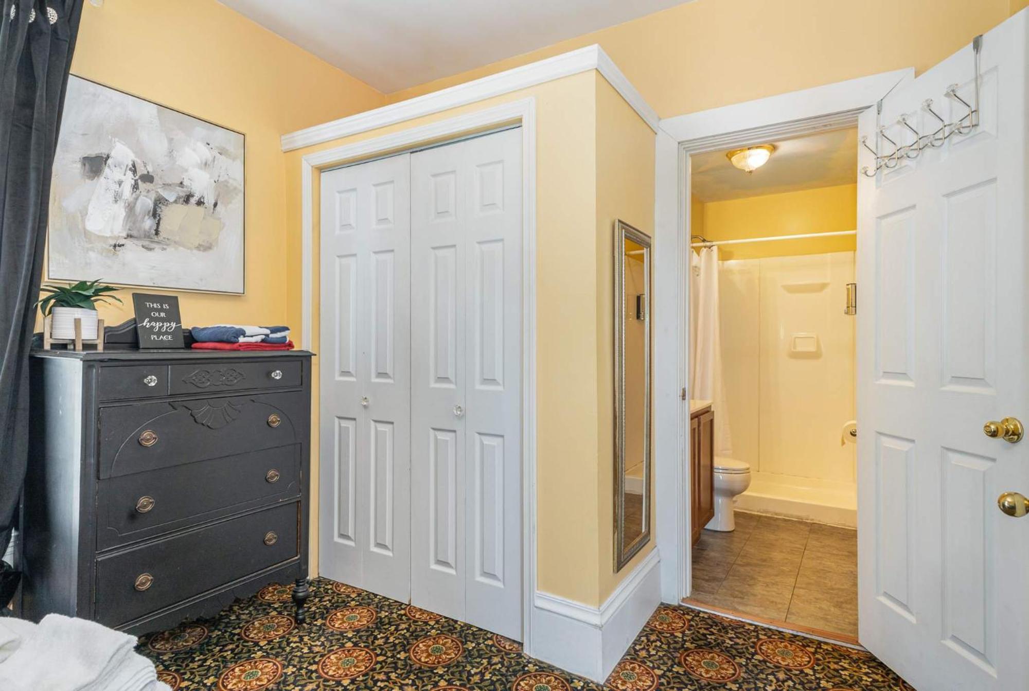 Spacious Upstairs 1Bed- Walking Distance To Beach Outlet Mall Michigan City Luaran gambar